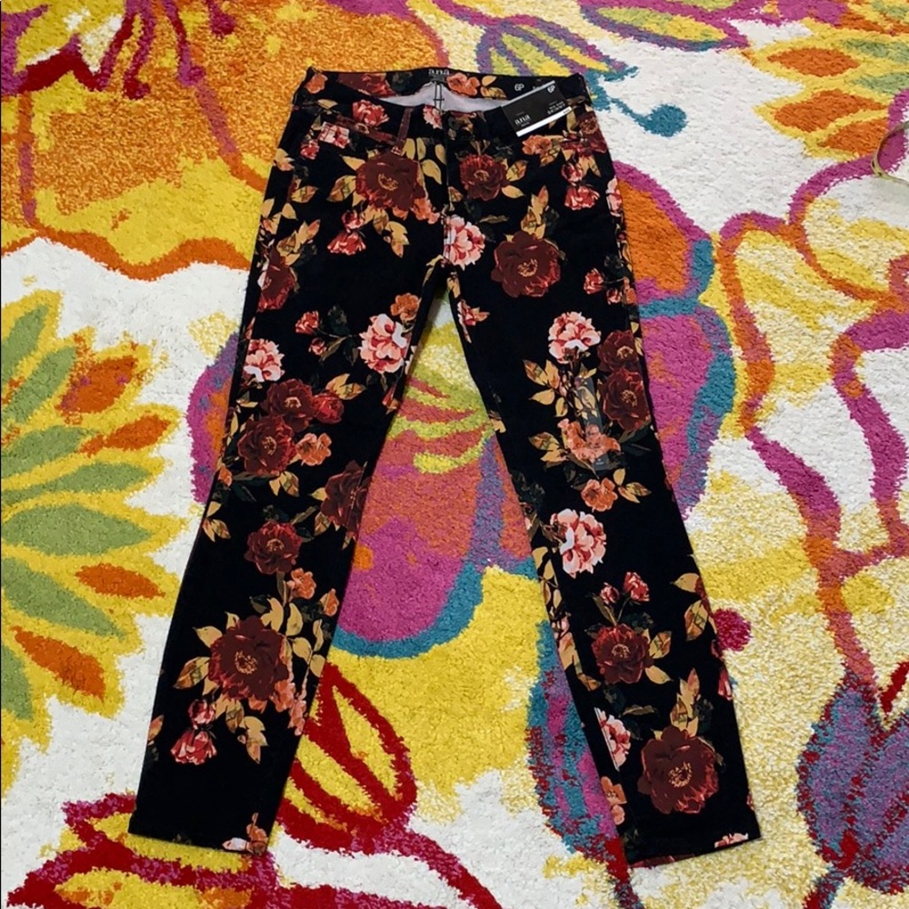 a.n.a Floral Pants - Picture 4 of 10